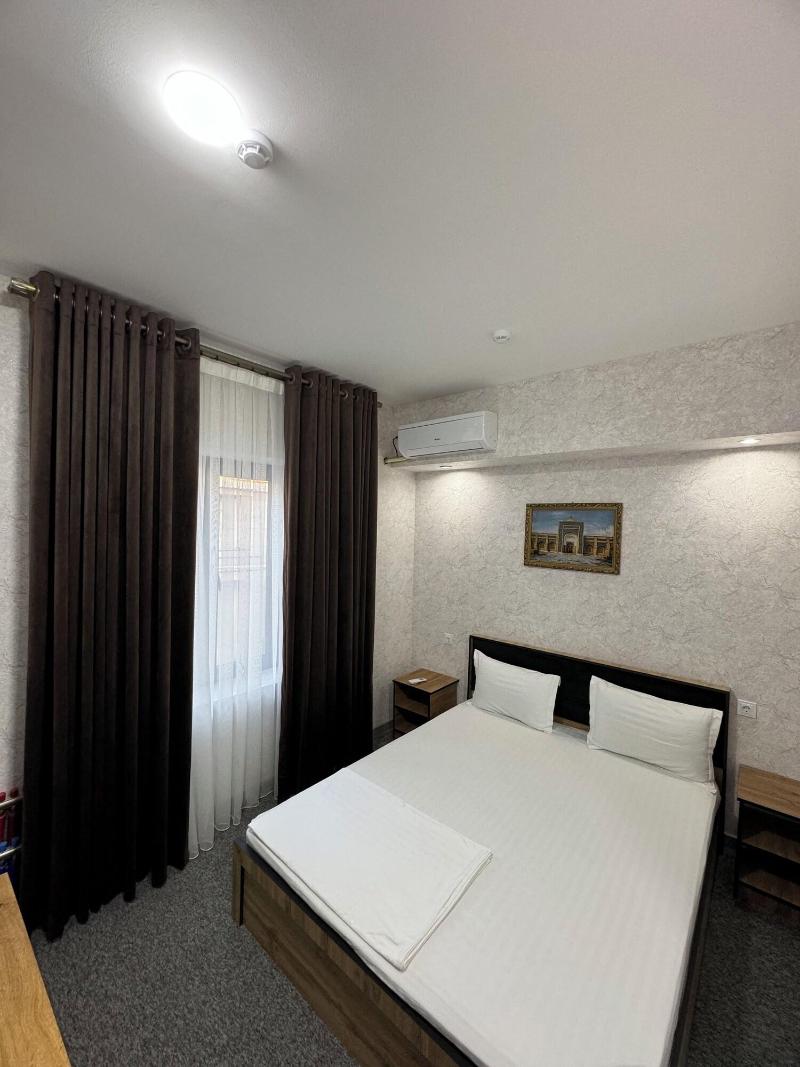White House Hotel image