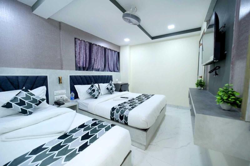N M Hotel image