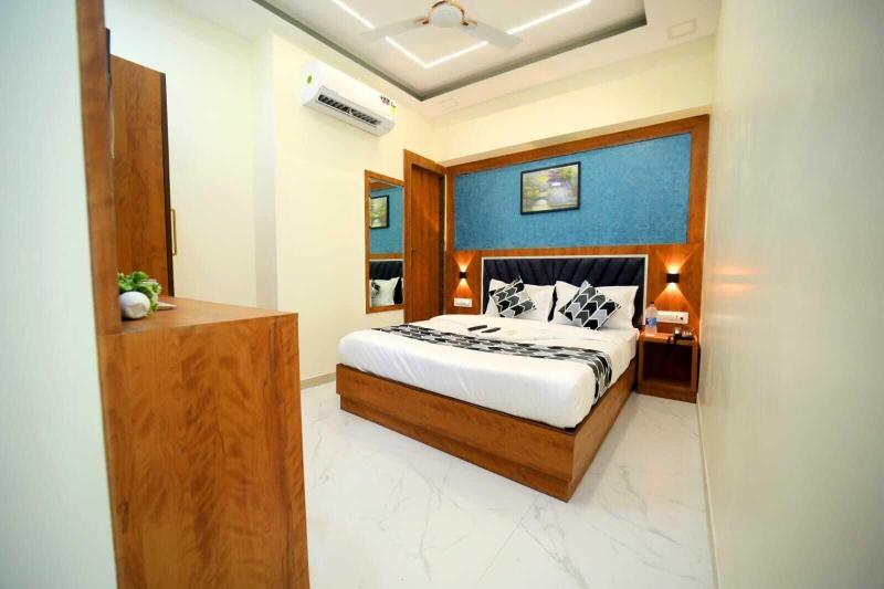 N M Hotel image