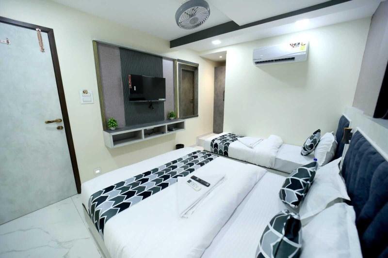 N M Hotel image