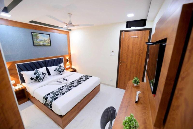 N M Hotel image