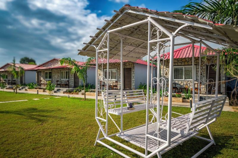 Aashiyana Luxury Cottages — exterior view