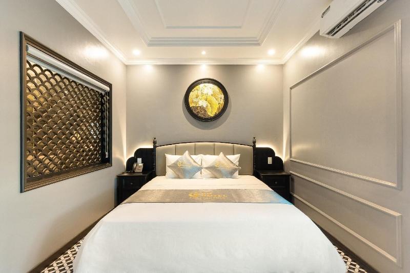 Yo Hotel image