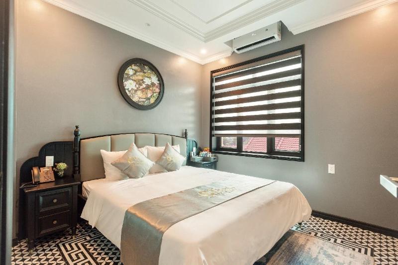 Yo Hotel image