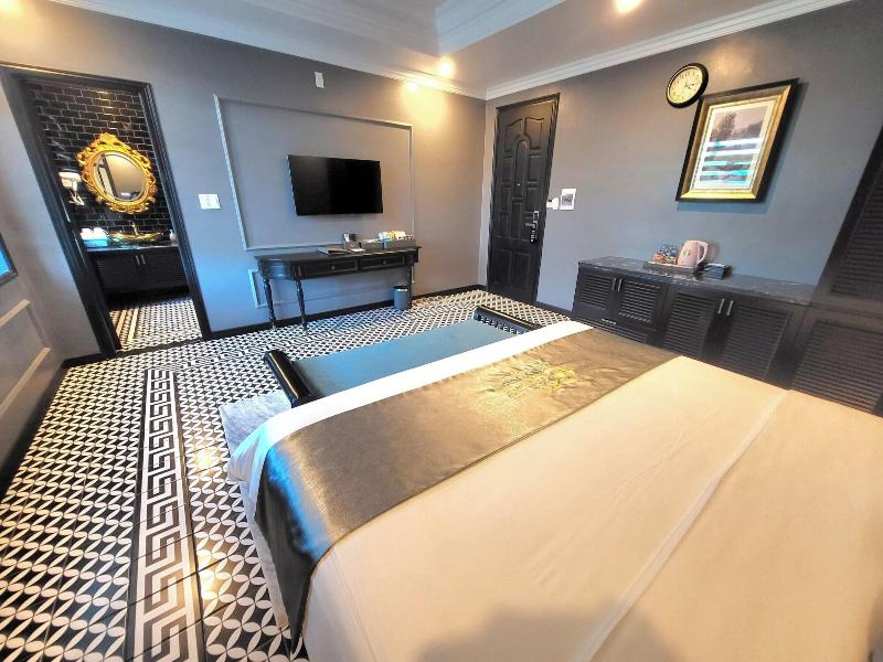 Yo Hotel image