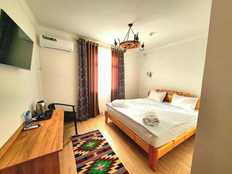 Ulli Oy Boutique Hotel Terrace image