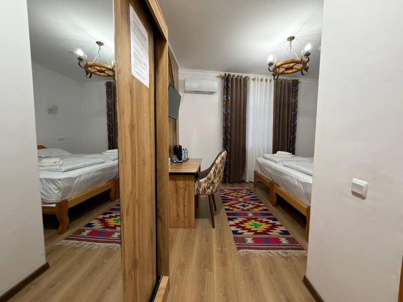 Ulli Oy Boutique Hotel Terrace image