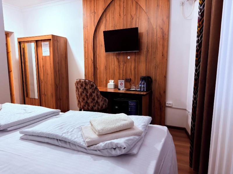 Ulli Oy Boutique Hotel Terrace image