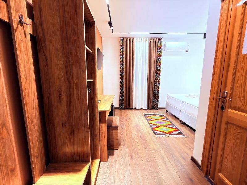 Ulli Oy Boutique Hotel Terrace image