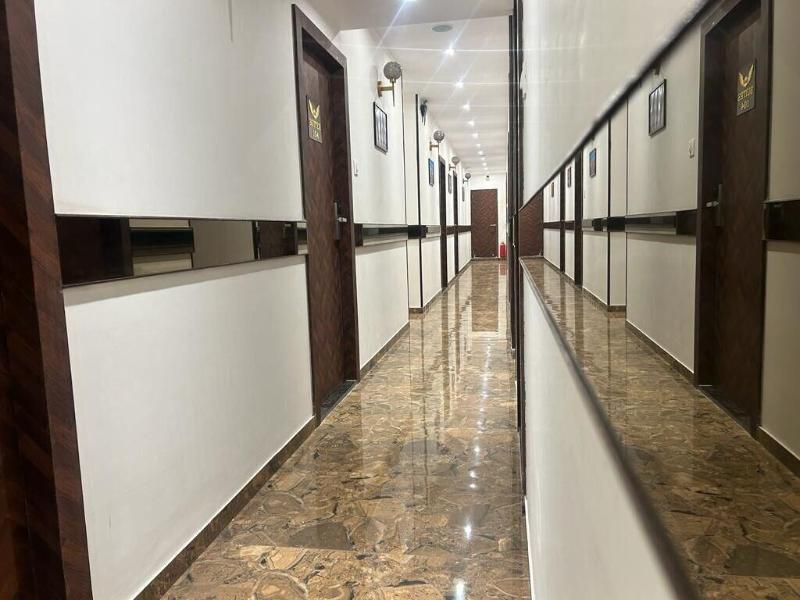 Hotel Mig Suites image