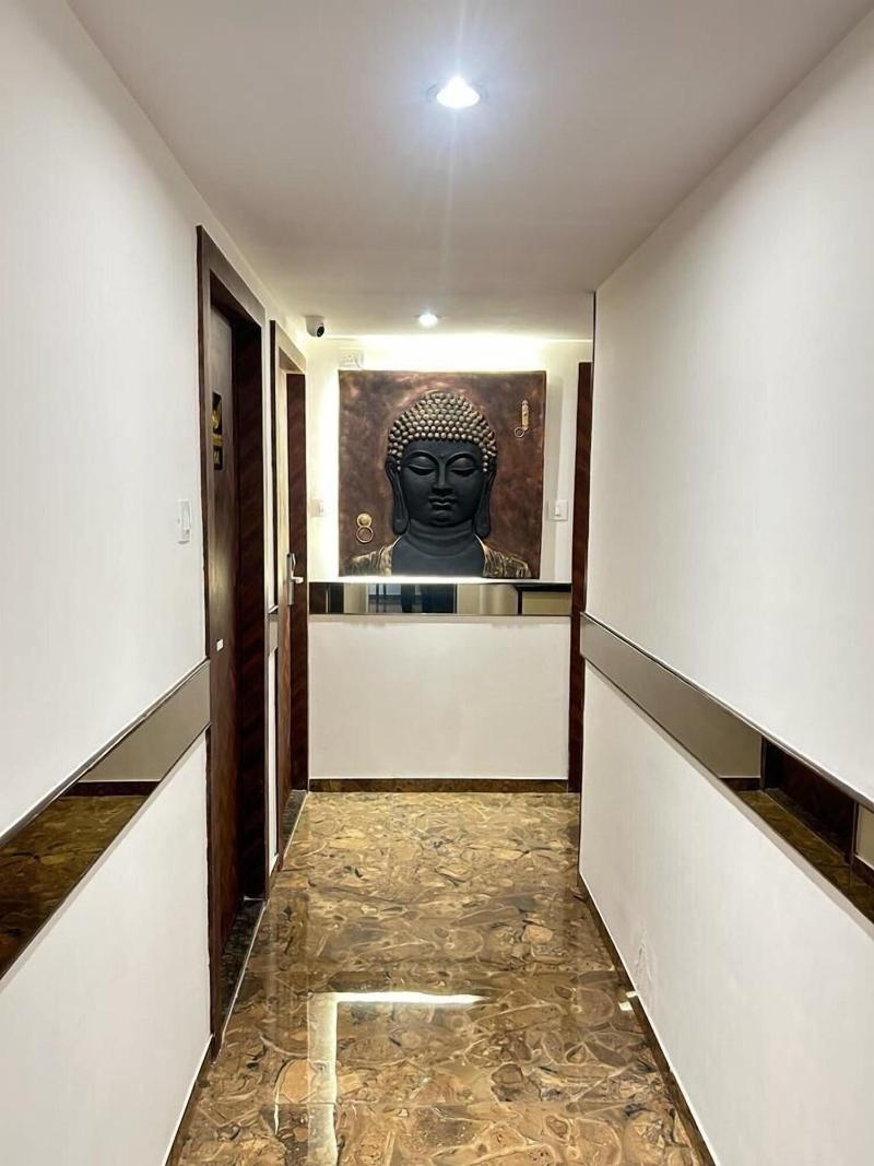 Hotel Mig Suites image