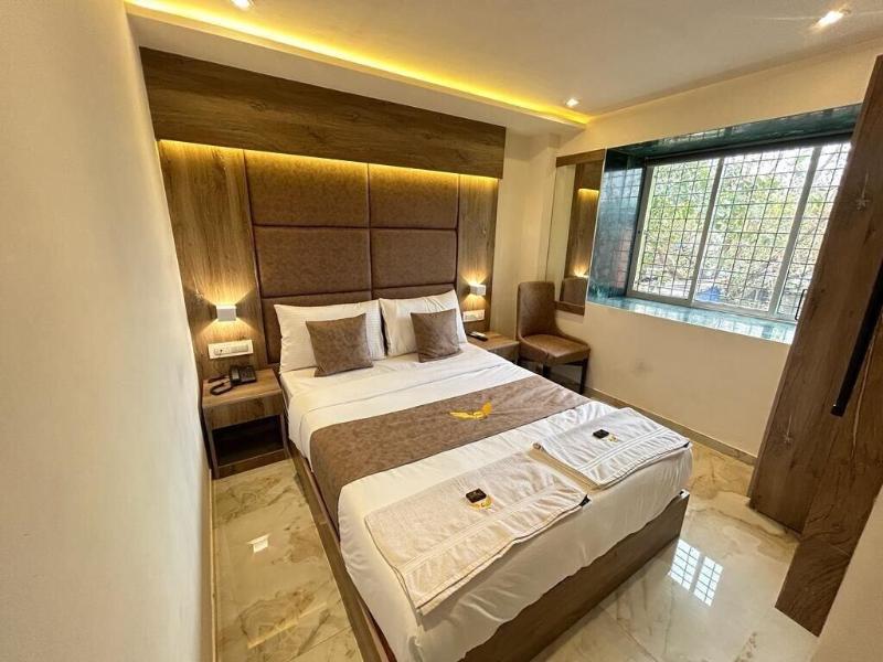 Hotel Mig Suites image