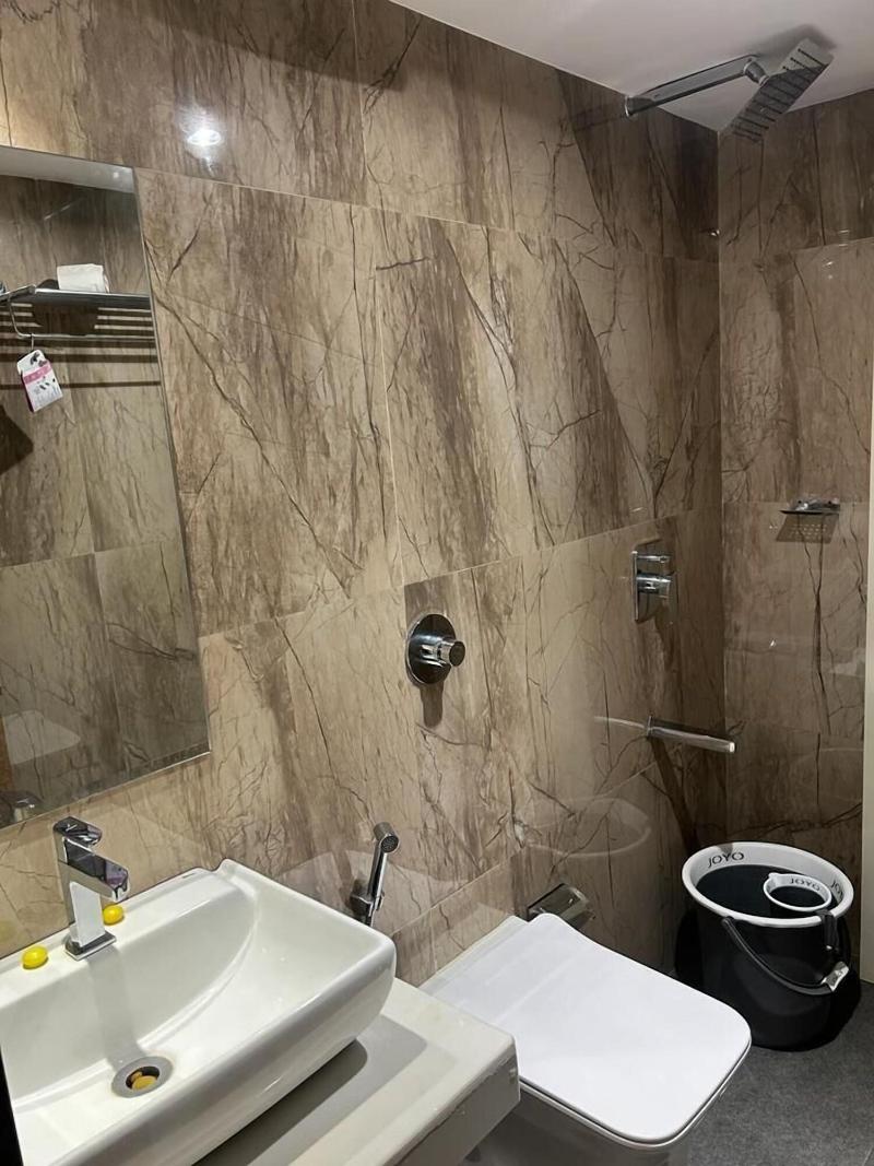 Hotel Mig Suites image