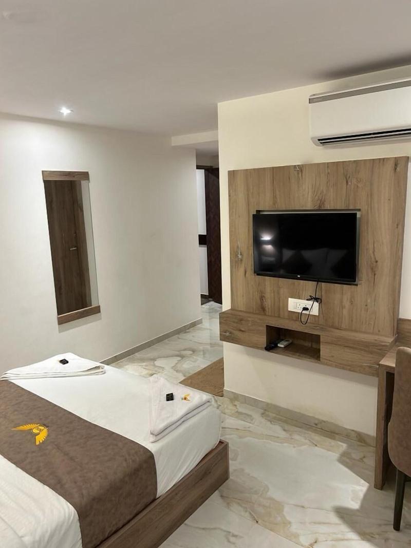 Hotel Mig Suites image