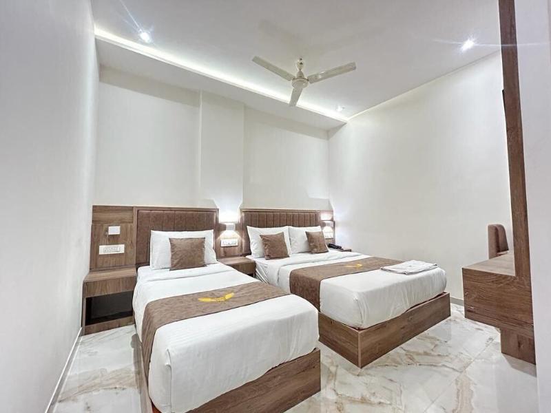 Hotel Mig Suites image