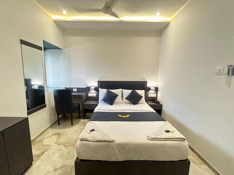 Hotel Mig Suites image
