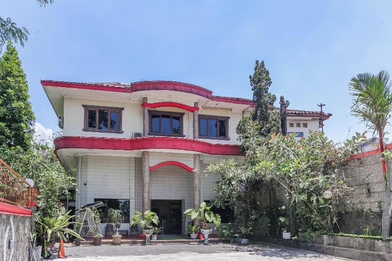 Oyo 94346 Hotel Andalus Cibogo Puncak image