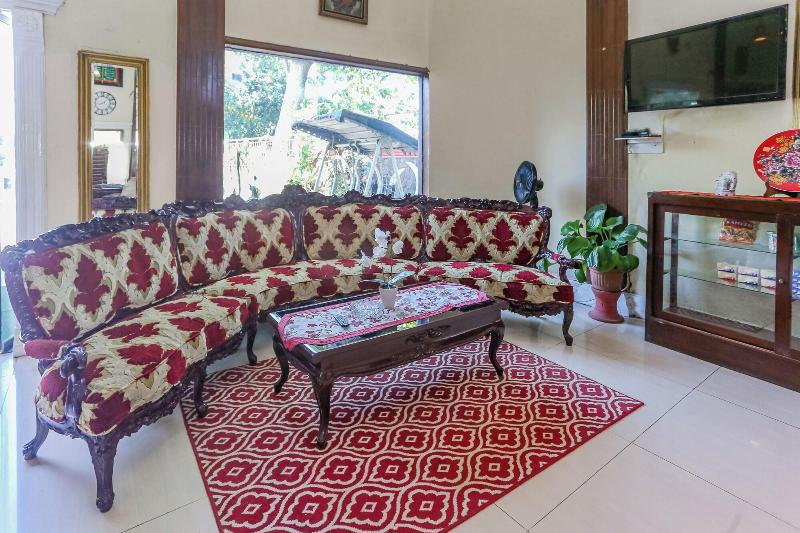 Oyo 94346 Hotel Andalus Cibogo Puncak image
