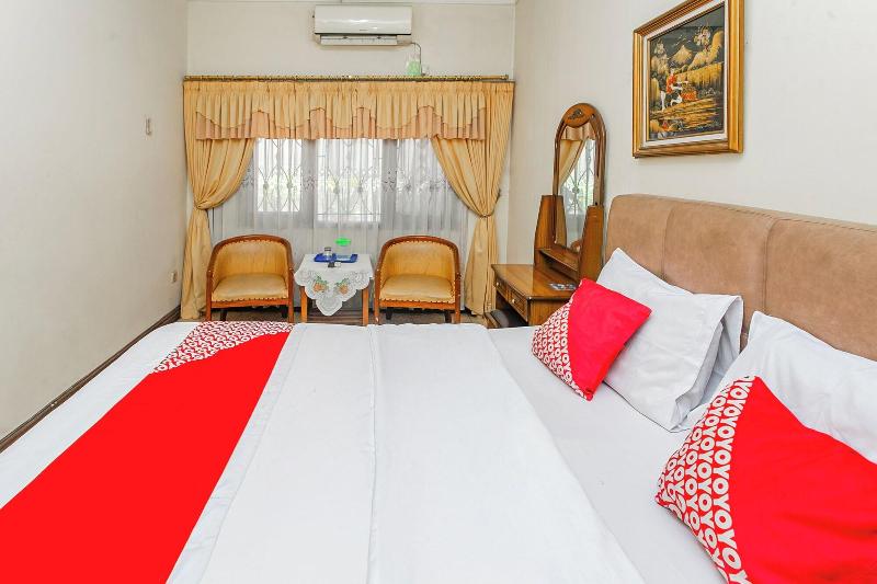 Oyo 94346 Hotel Andalus Cibogo Puncak image