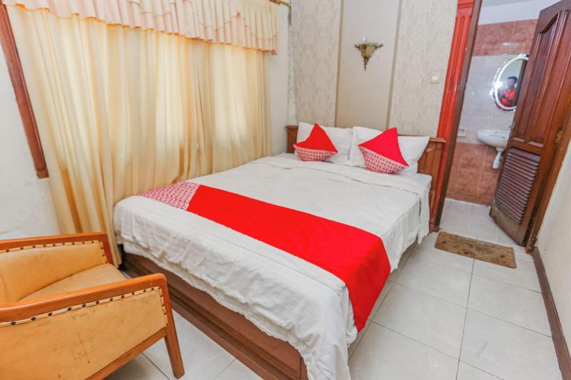 Oyo 94346 Hotel Andalus Cibogo Puncak image