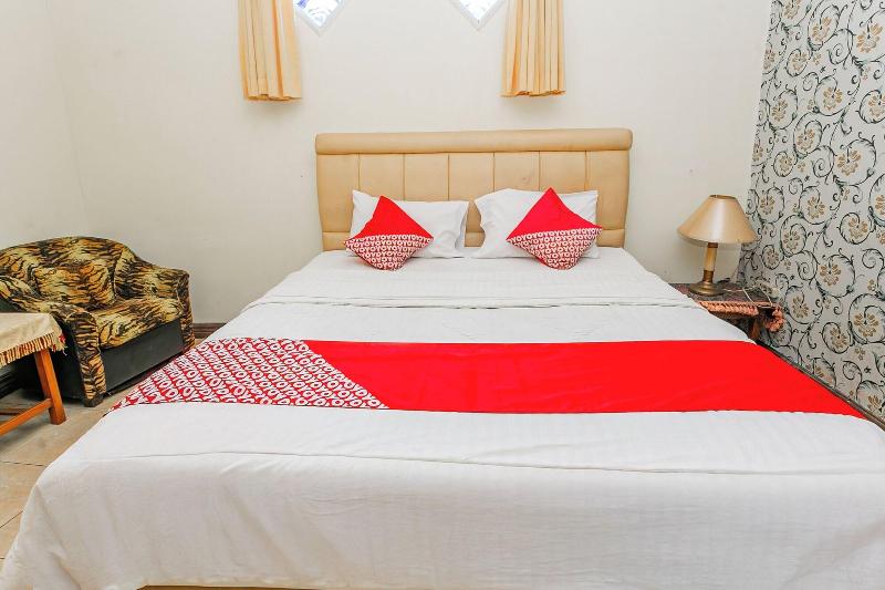 Oyo 94346 Hotel Andalus Cibogo Puncak image