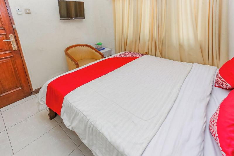 Oyo 94346 Hotel Andalus Cibogo Puncak image