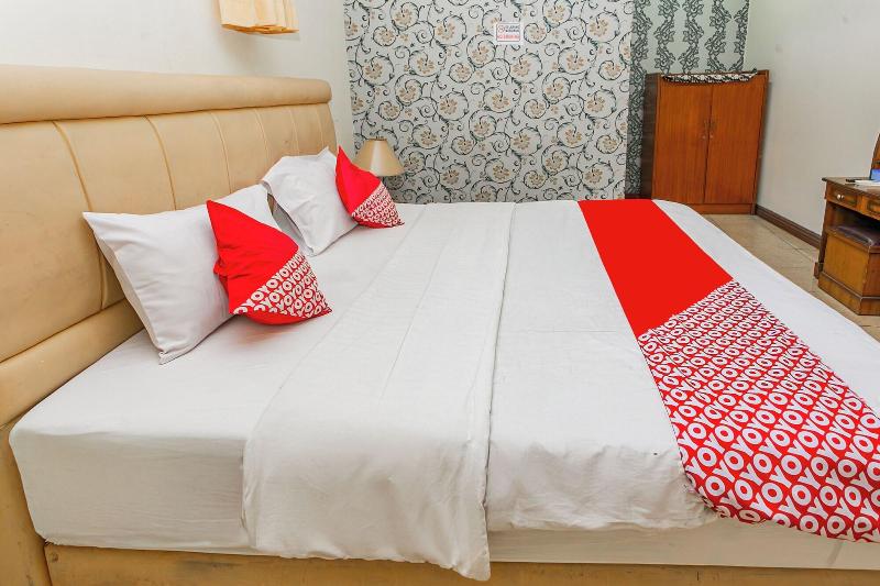 Oyo 94346 Hotel Andalus Cibogo Puncak image