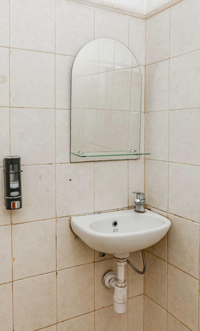 Oyo 94346 Hotel Andalus Cibogo Puncak image