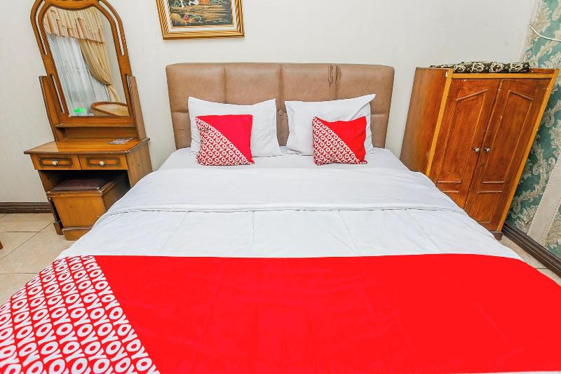 Oyo 94346 Hotel Andalus Cibogo Puncak image