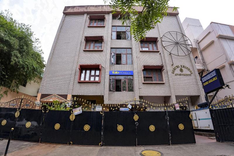 Fabhotel Home Tree Service Apartment T Nagar