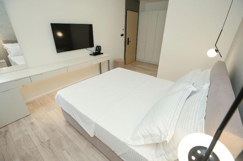 Nos Luxury Rooms image