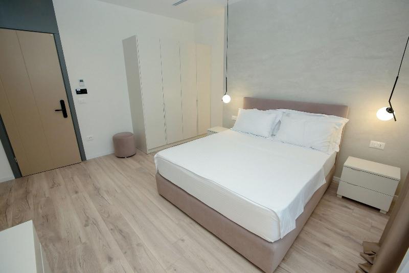 Nos Luxury Rooms image