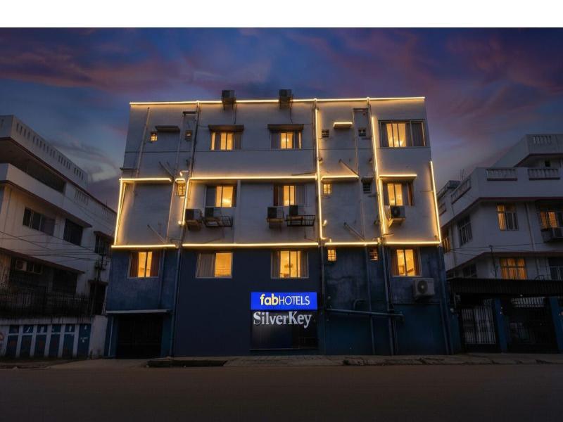 Fabhotel Silver Key I image