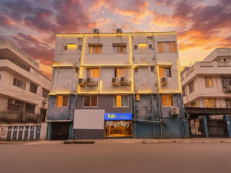 Fabhotel Silver Key I image