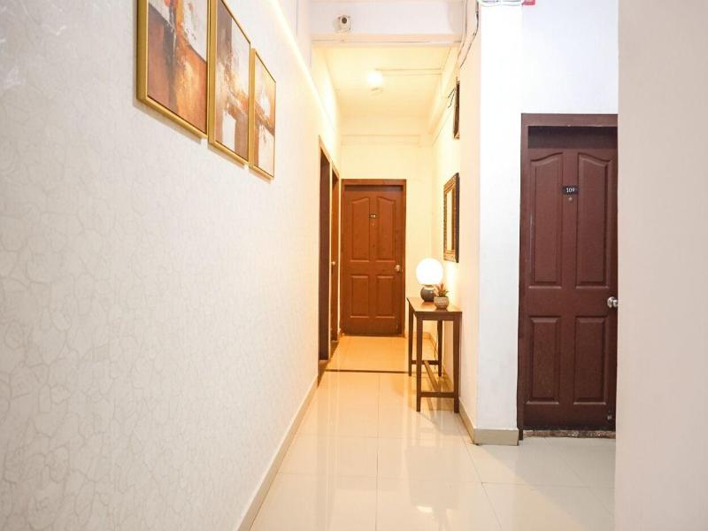 Fabhotel Silver Key I image