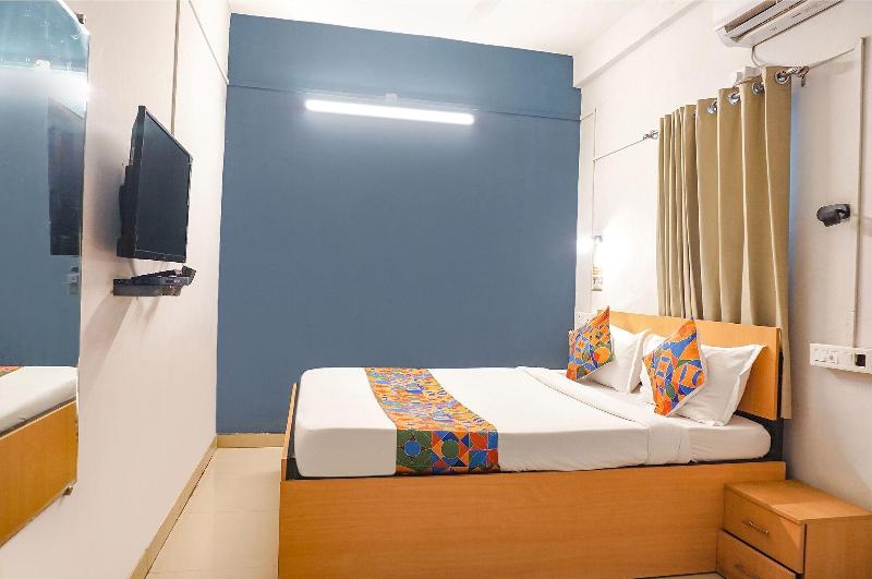 Fabhotel Silver Key I image