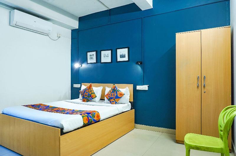 Fabhotel Silver Key I image