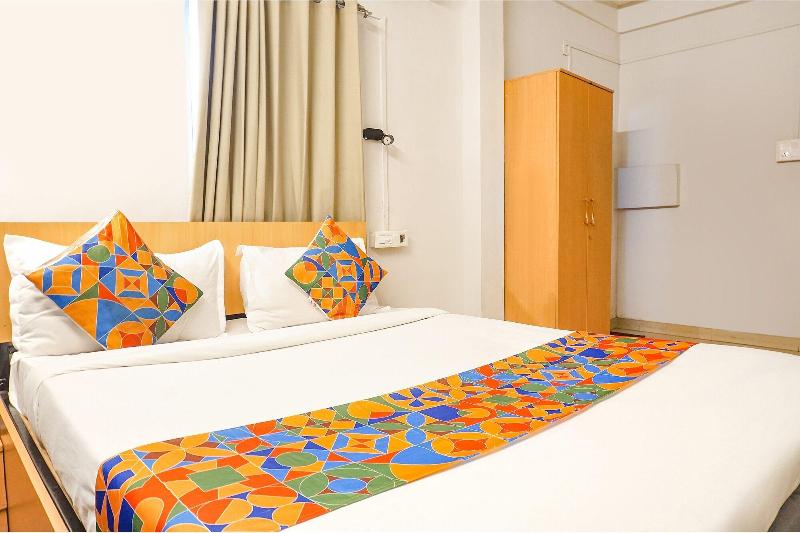 Fabhotel Silver Key I image