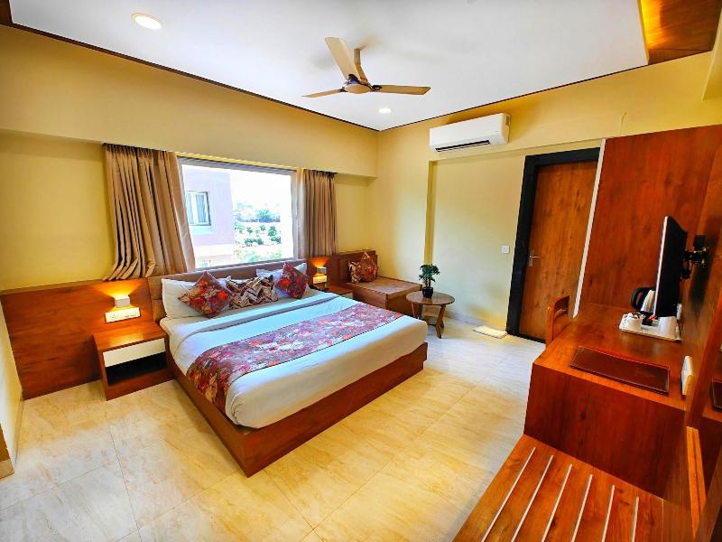 Hotel Opulence Inn image