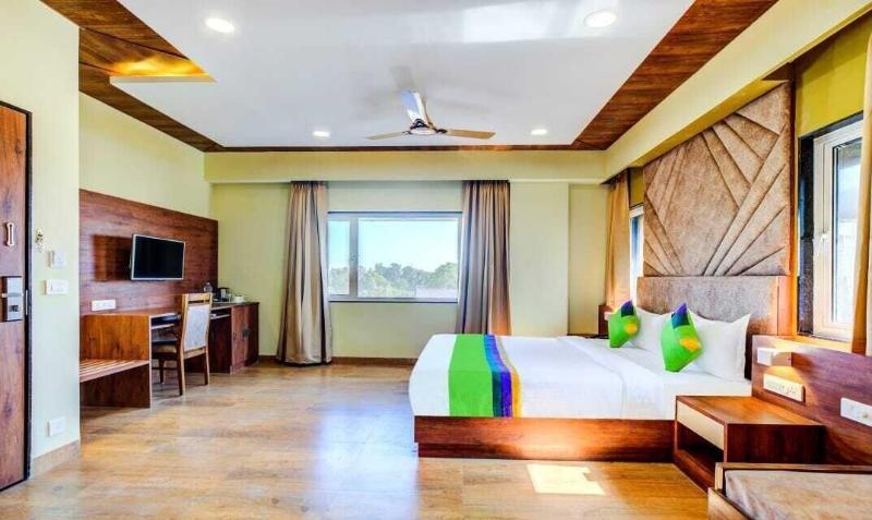 Hotel Opulence Inn image