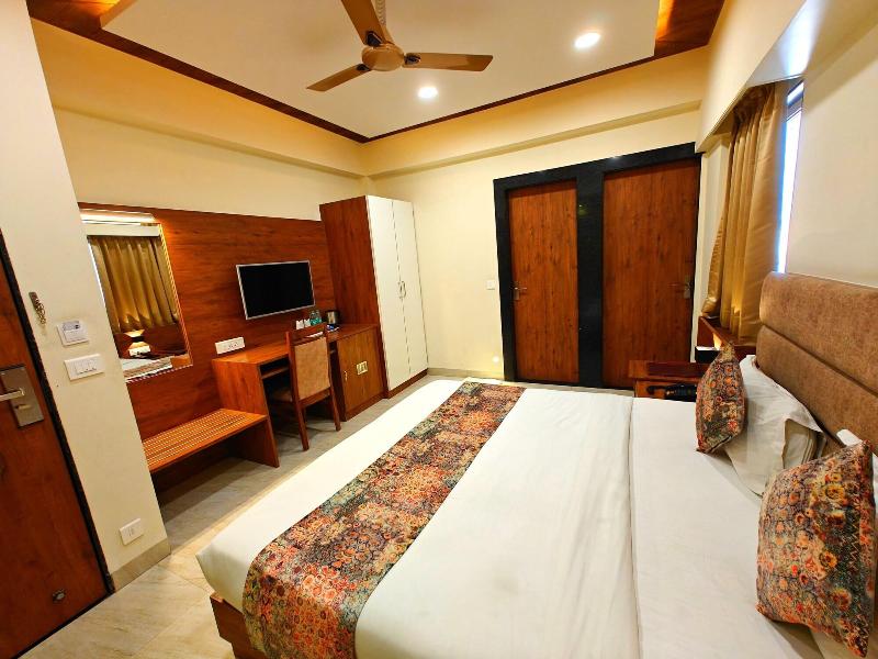 Hotel Opulence Inn image
