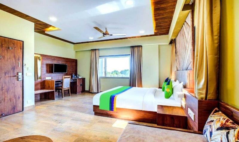 Hotel Opulence Inn image