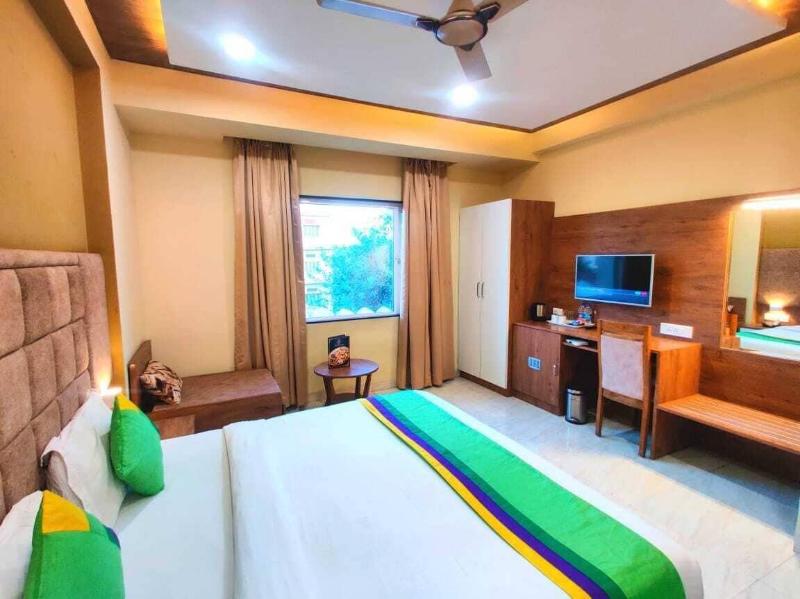 Hotel Opulence Inn image