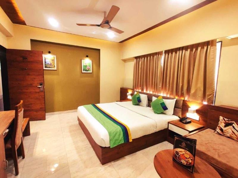 Hotel Opulence Inn image