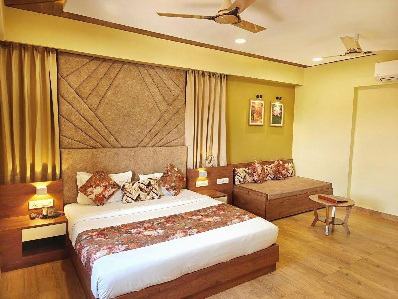 Hotel Opulence Inn image