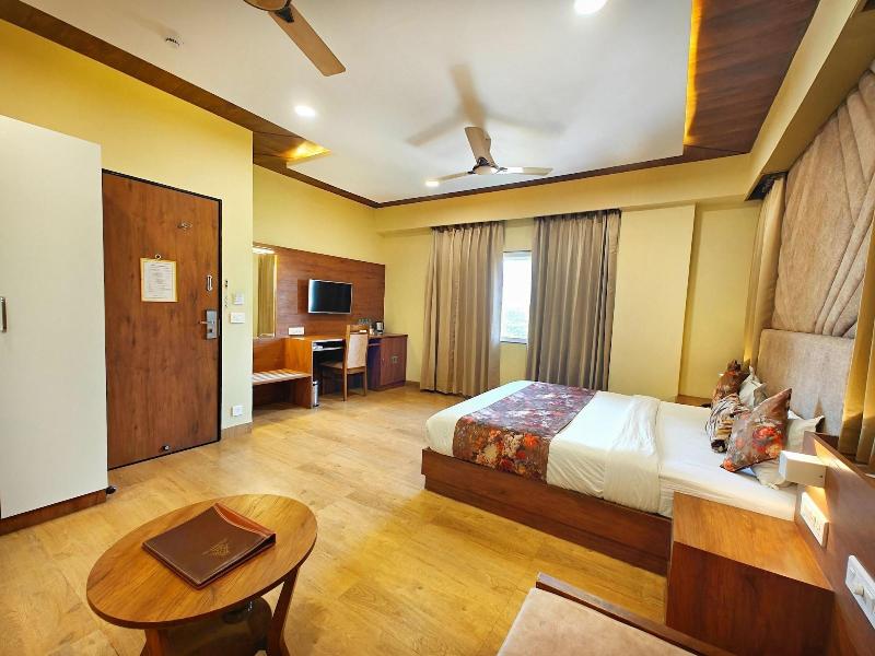 Hotel Opulence Inn image