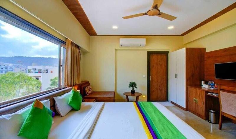 Hotel Opulence Inn image
