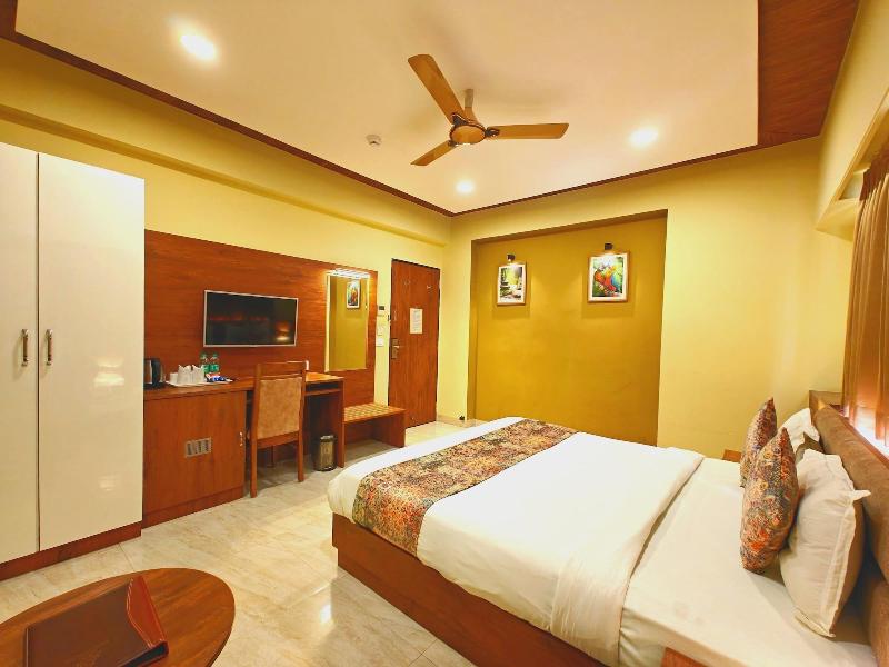 Hotel Opulence Inn image