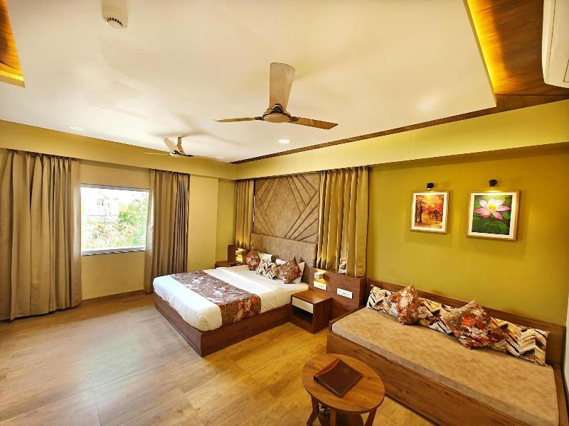 Hotel Opulence Inn image