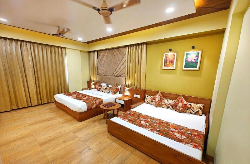 Hotel Opulence Inn image